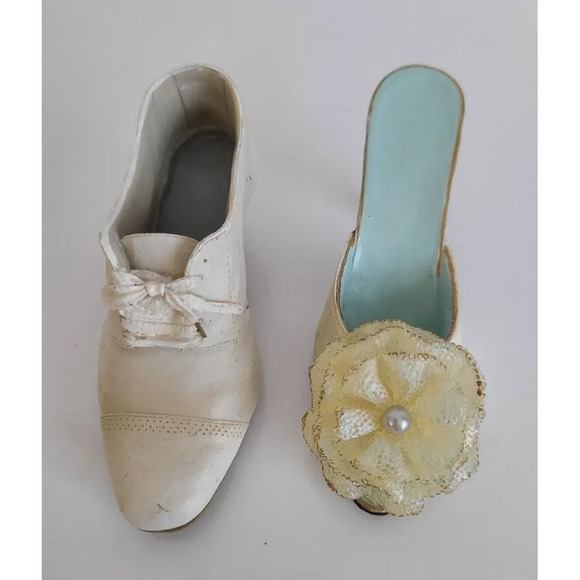 Vintage‎ 1999 Nostalgia Popular Imports Antique Style Womens Boot Shoes Set Of 2 - Picture 2 of 5